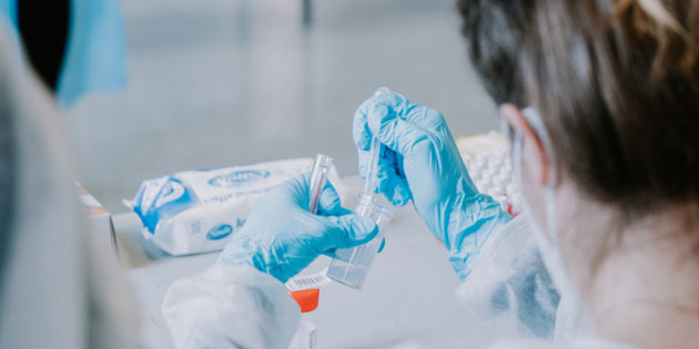 Rapid Test Swab Antigen dan Swab PCR, Apa Bedanya?
